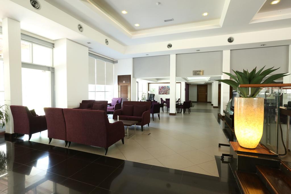 Puri Pujangga Hotel Bangi Esterno foto