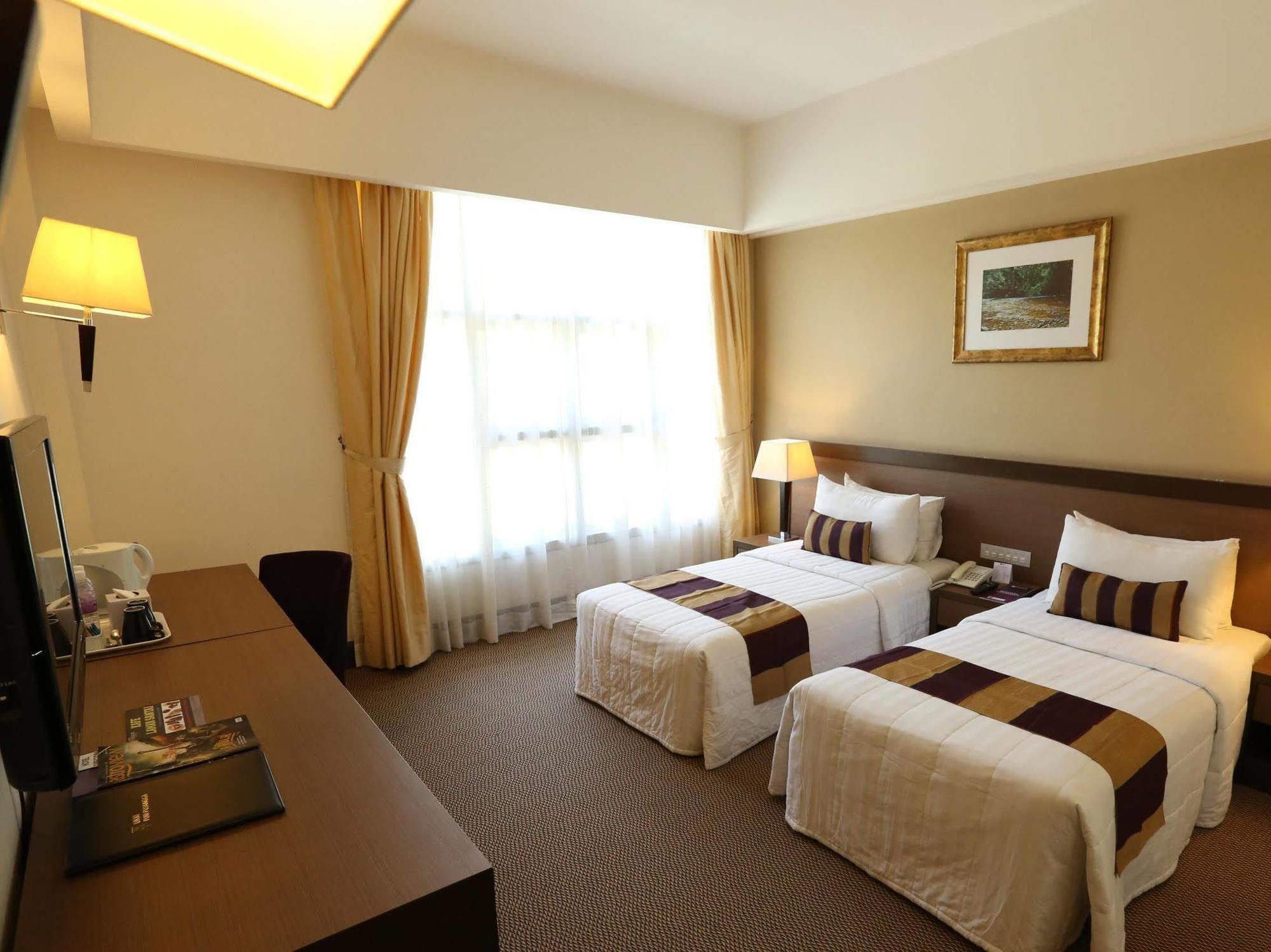 Puri Pujangga Hotel Bangi Esterno foto