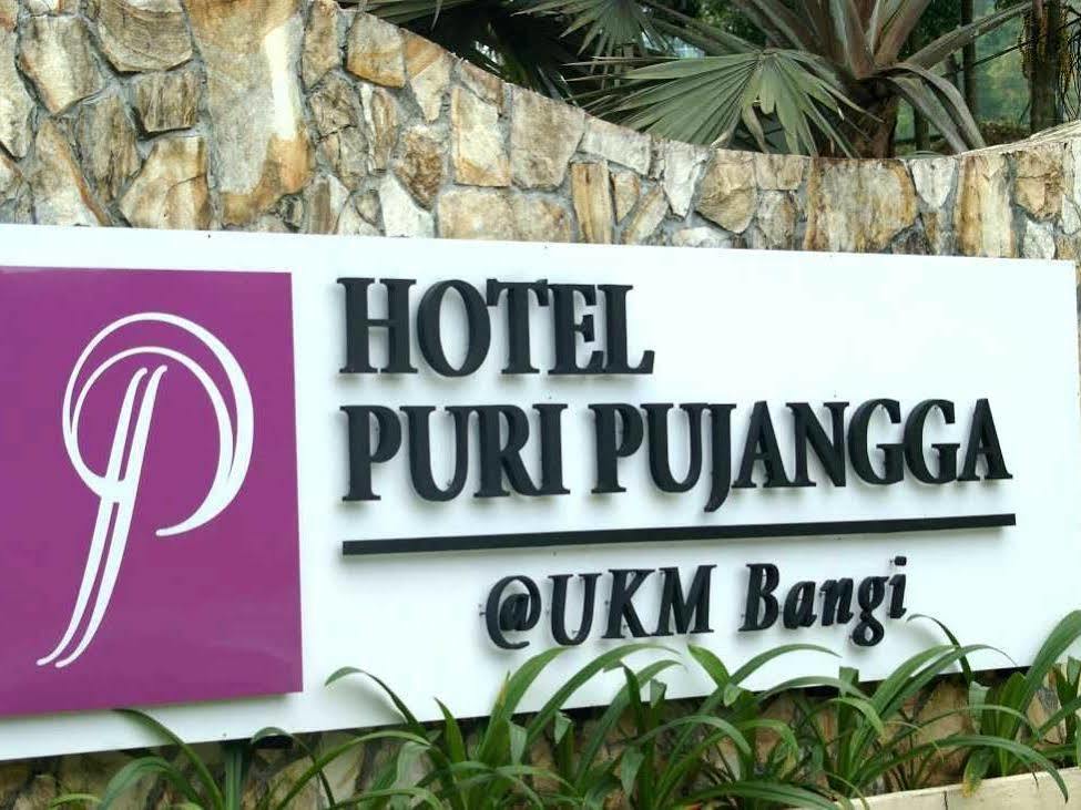 Puri Pujangga Hotel Bangi Esterno foto