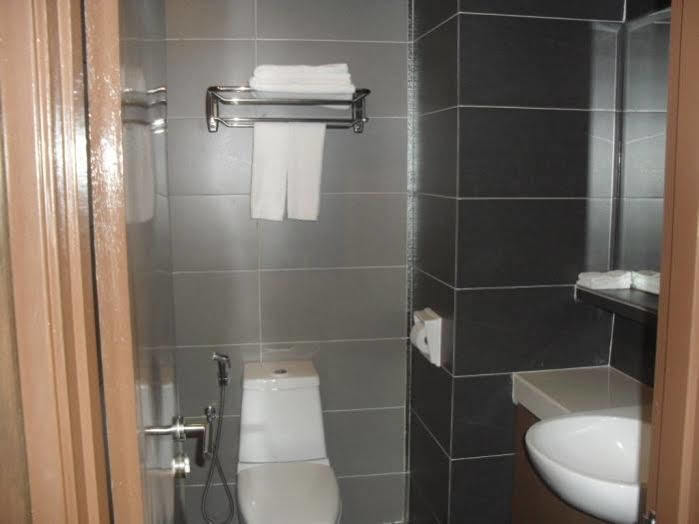 Puri Pujangga Hotel Bangi Esterno foto