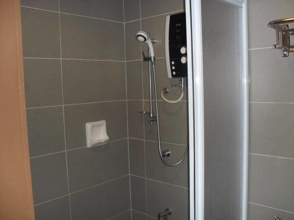 Puri Pujangga Hotel Bangi Esterno foto