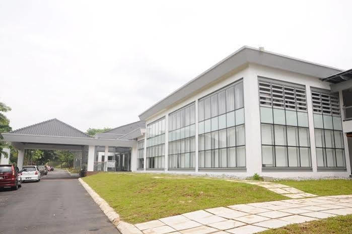 Puri Pujangga Hotel Bangi Esterno foto