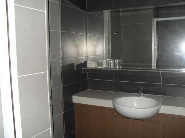 Puri Pujangga Hotel Bangi Esterno foto