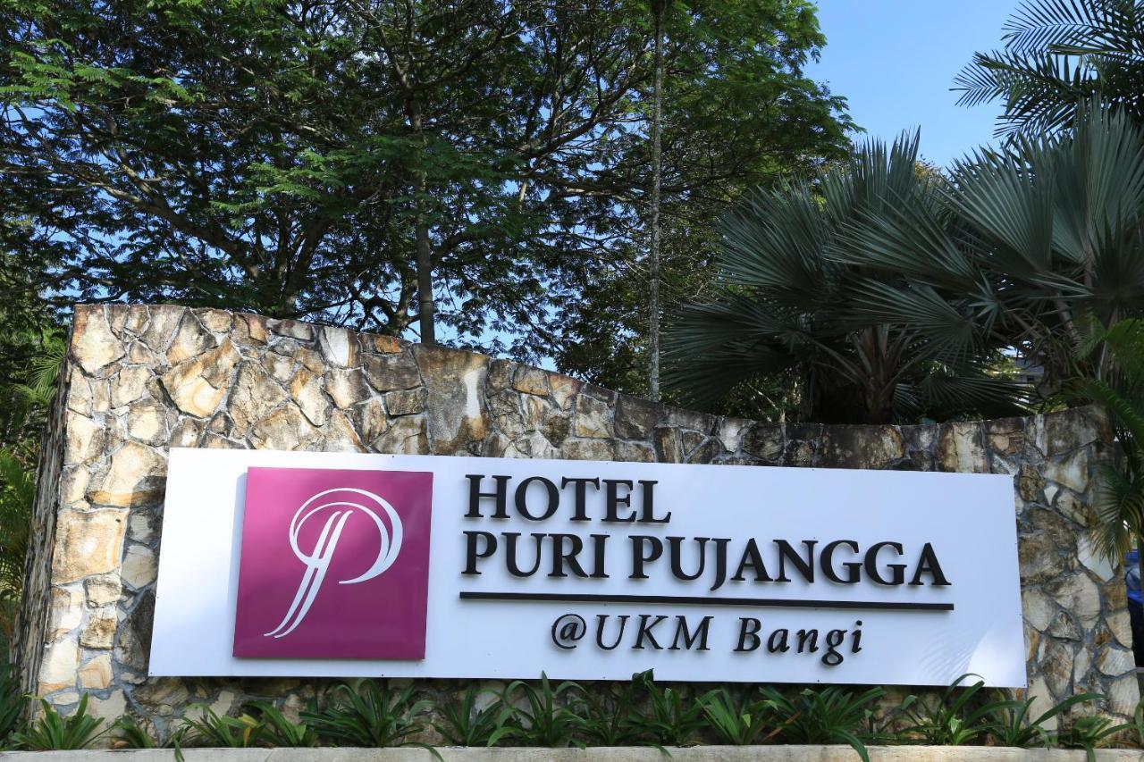 Puri Pujangga Hotel Bangi Esterno foto