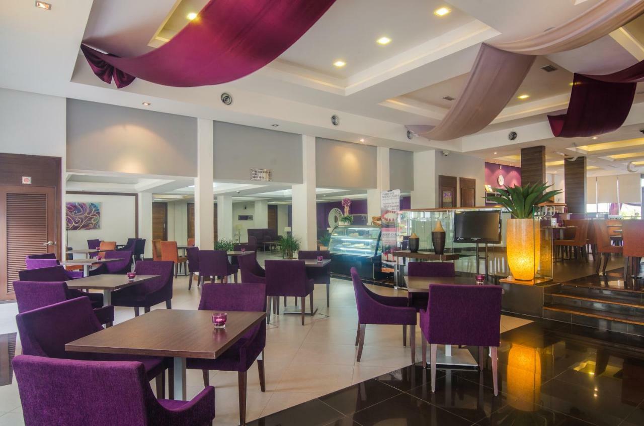 Puri Pujangga Hotel Bangi Esterno foto